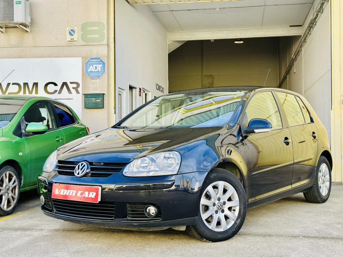 Volkswagen Golf 1.6 Advance Negro - 1
