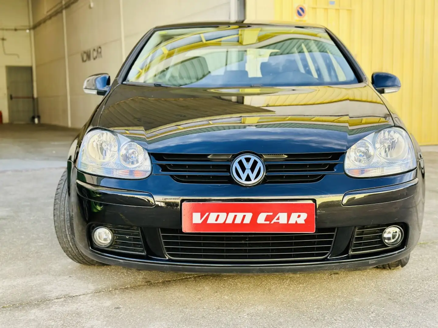 Volkswagen Golf 1.6 Advance Negro - 2