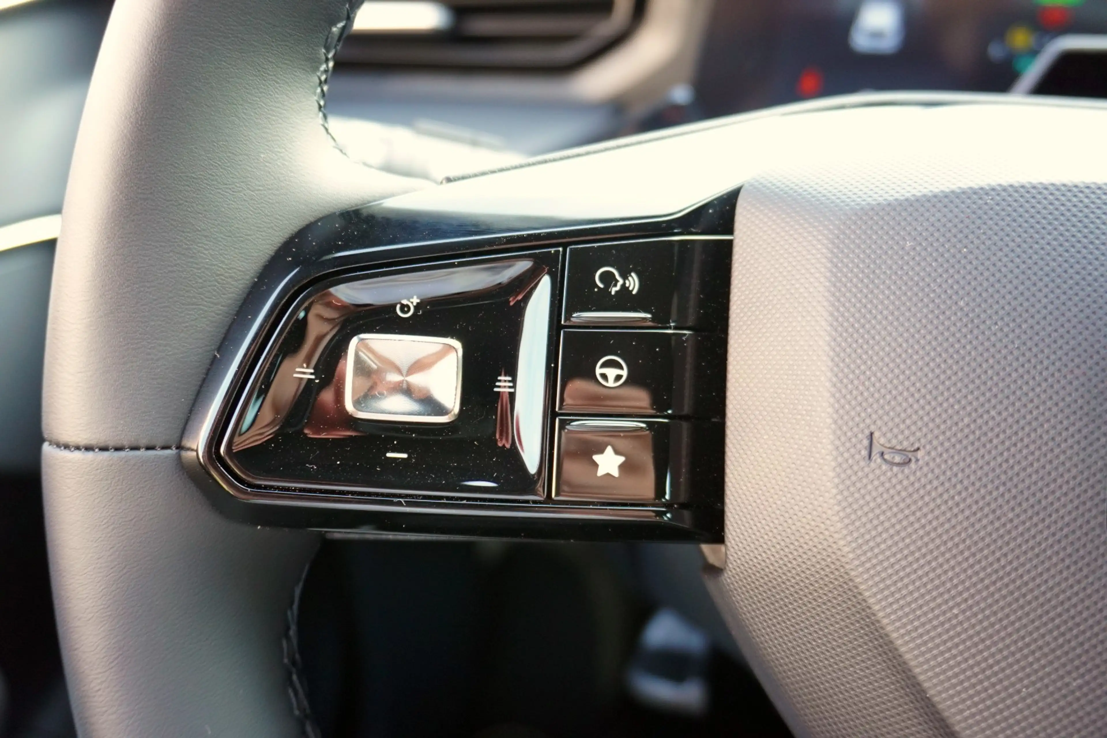 MG MG3 1.5 Hybrid Luxury Aut. LED ACC Navi 360° — photo 13