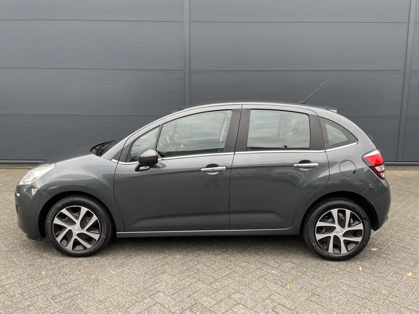 Citroen C3 82pk Feel Edition (Navigatie - Automatische Airco Grau - 2