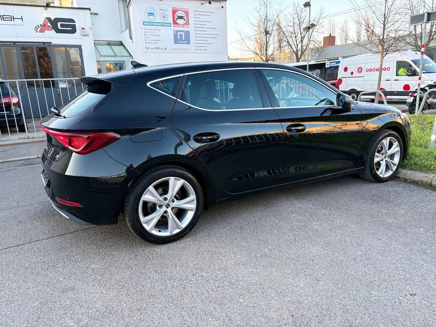 SEAT Leon 2.0 TDI FR DSG*ACC*Voll-LED*NAVI*PDC* Schwarz - 2
