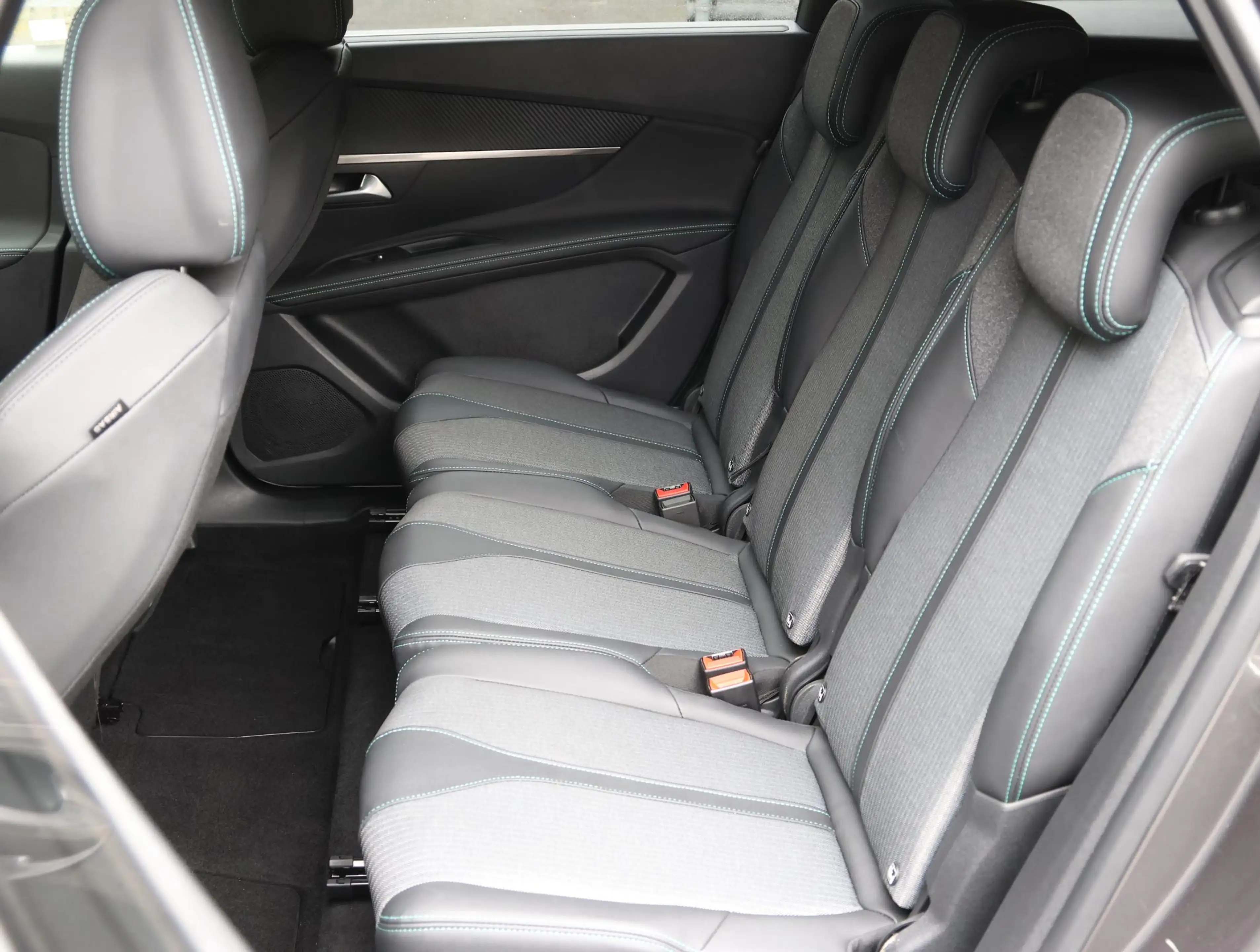 Peugeot 5008 1.2 145pk Hybrid Allure Pack Business 7-persoons | — photo 15