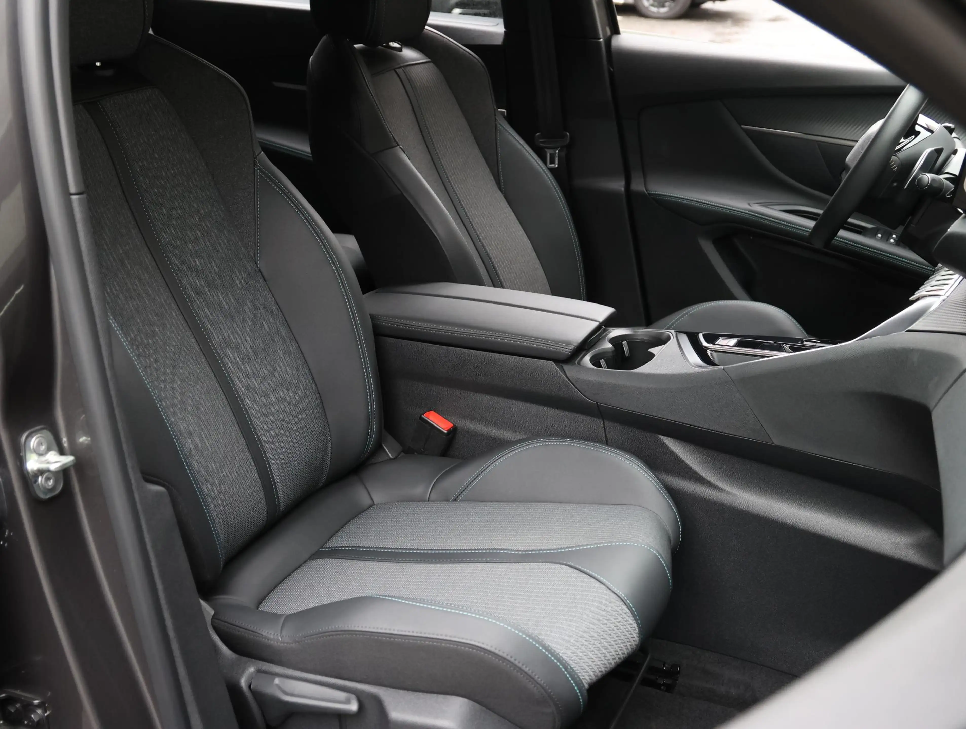 Peugeot 5008 1.2 145pk Hybrid Allure Pack Business 7-persoons | — photo 9