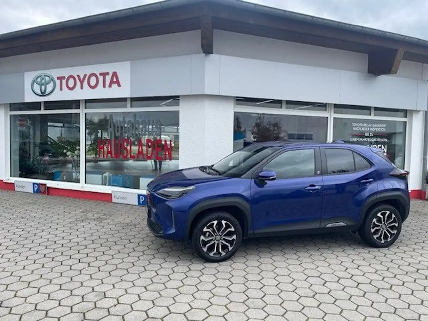 Toyota Yaris Cross Hybrid FWD Team Deutschland Bleu - 1