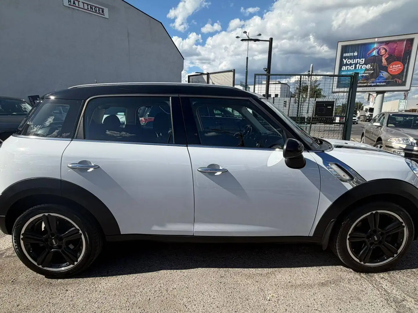 MINI Cooper D Countryman 111PS mit Parkhilfe Navi Tempomat Sitzheizung Weiß - 2