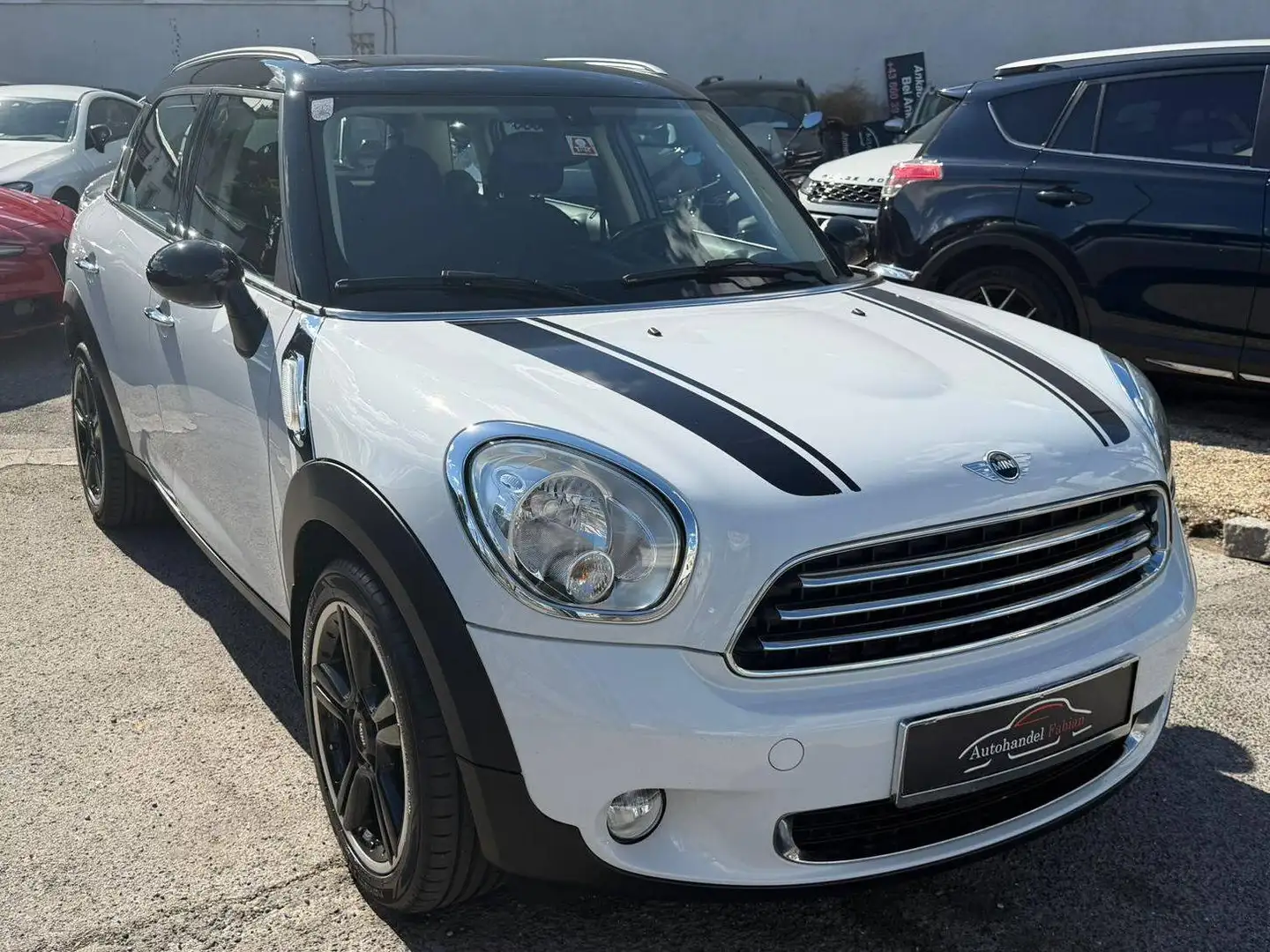 MINI Cooper D Countryman 111PS mit Parkhilfe Navi Tempomat Sitzheizung Weiß - 1