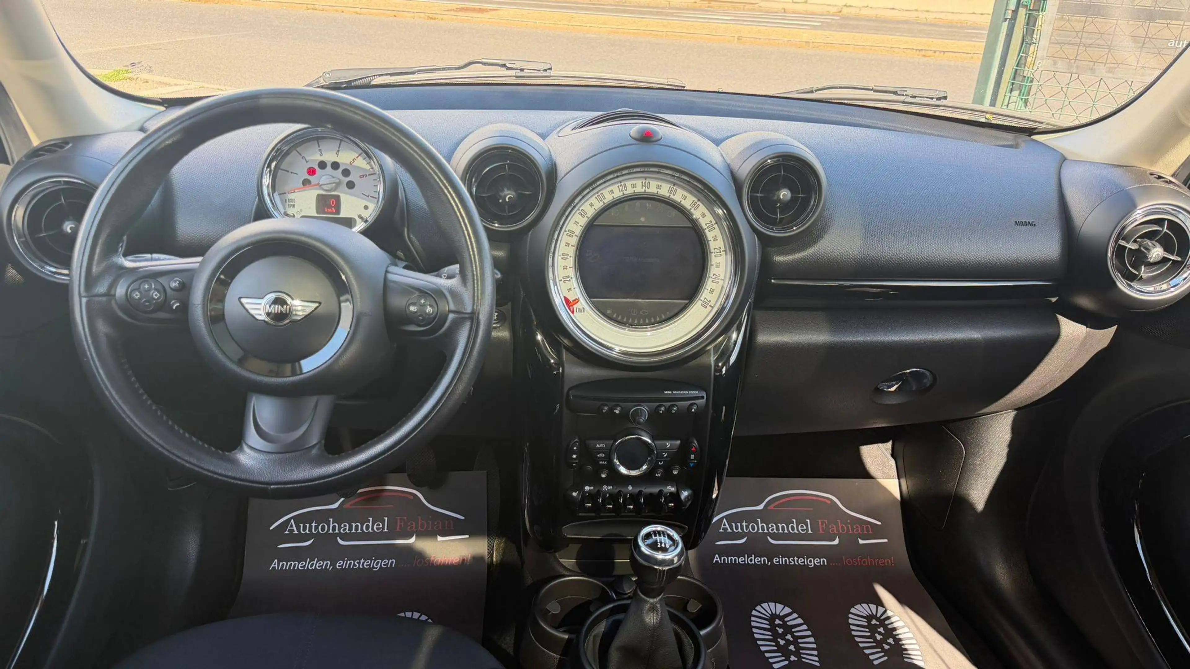 MINI Cooper D Countryman 111PS mit Parkhilfe Navi Tempomat Sitzheizung — photo 9