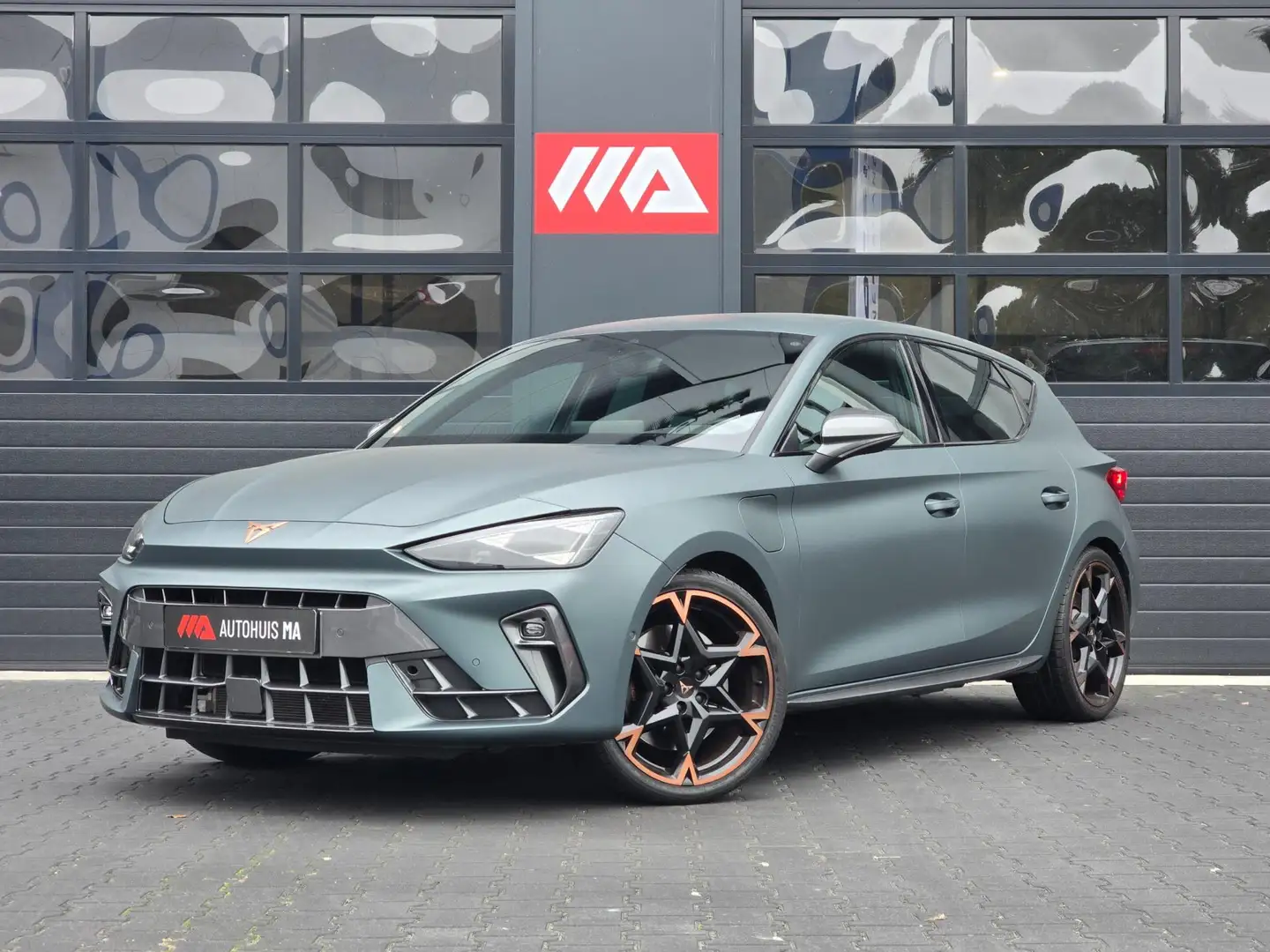CUPRA Leon 1.5 TSI e-Hybrid VZ Nieuw Model 272PK Carplay/SENN Groen - 1