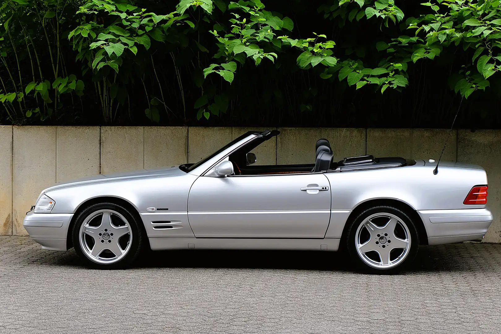 Mercedes-Benz SL 320 Final Edition Silber - 2