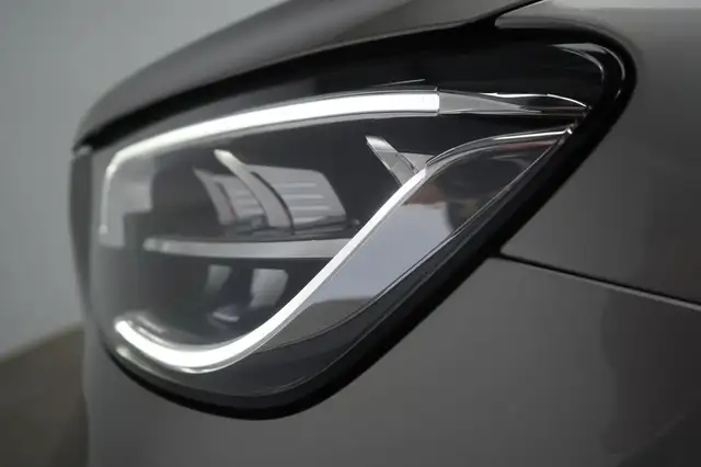 Mercedes-Benz GLC view 10