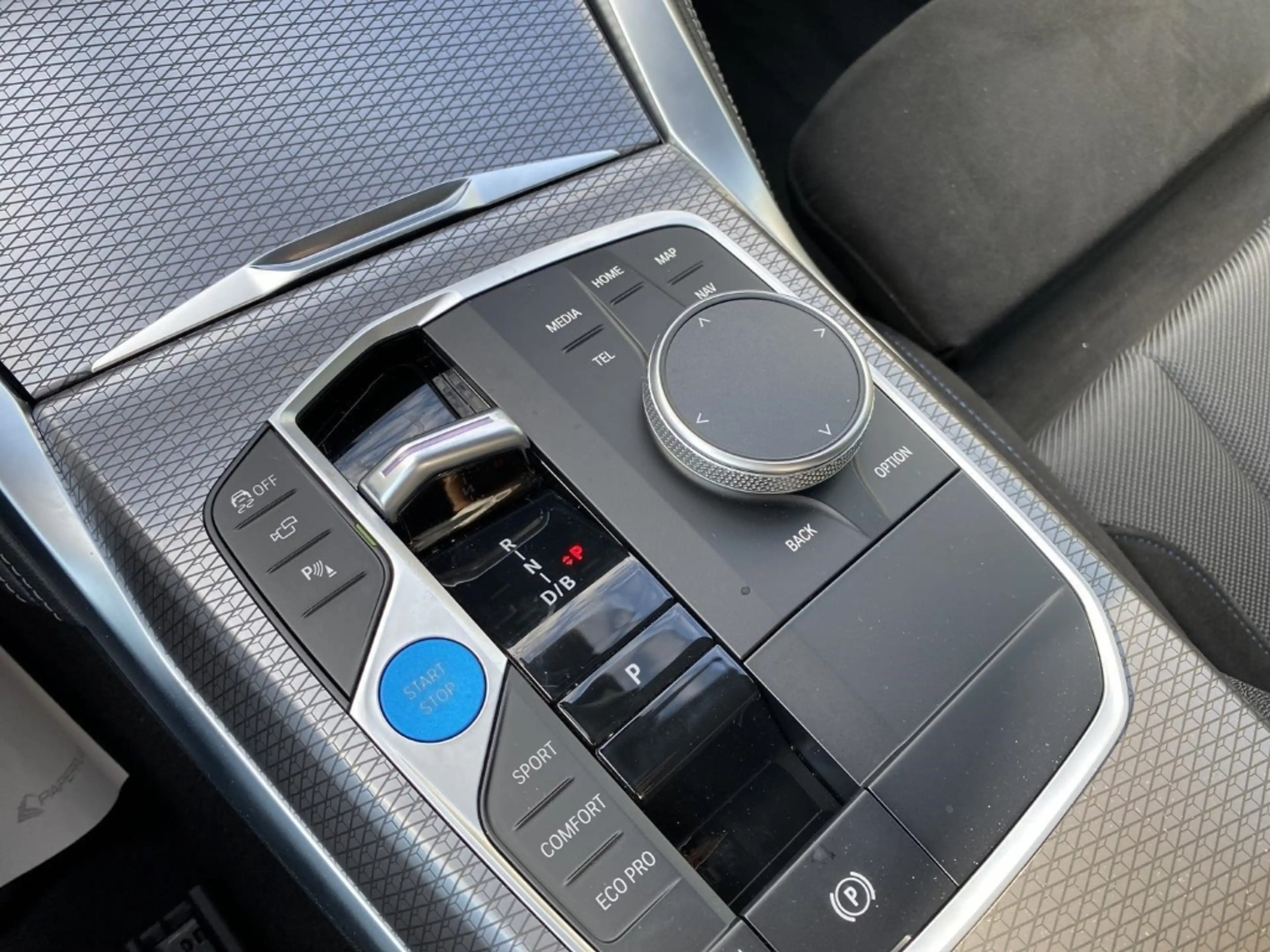 BMW i4 eDrive40 Gran Coupe Sportpaket HUD Navi Digitales — photo 13