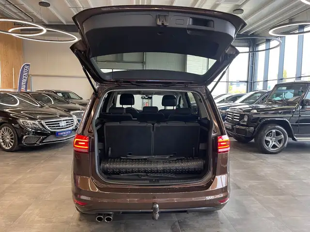 Volkswagen Touran view 8