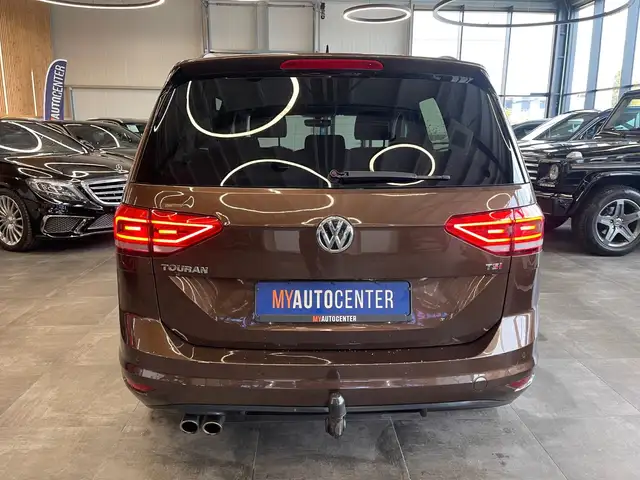 Volkswagen Touran view 6