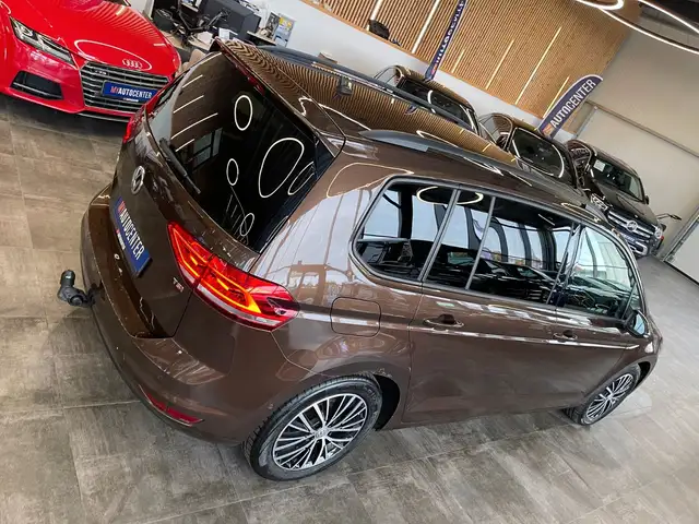 Volkswagen Touran view 18