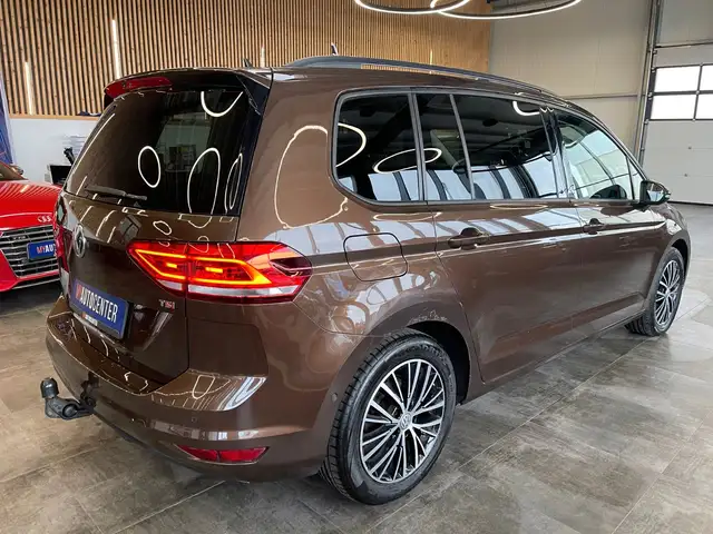 Volkswagen Touran view 5