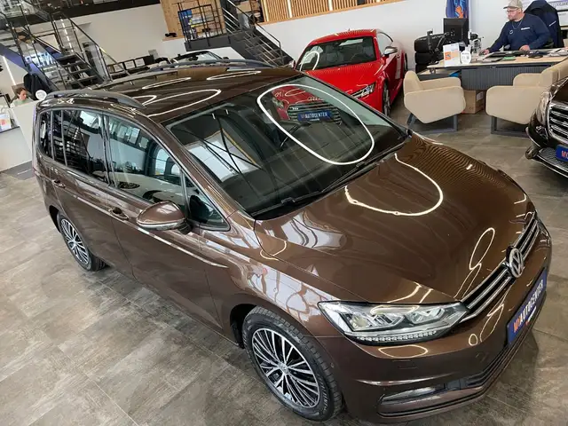 Volkswagen Touran view 19