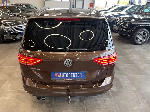 Volkswagen Touran view 28
