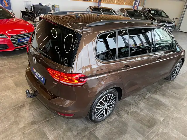 Volkswagen Touran view 17