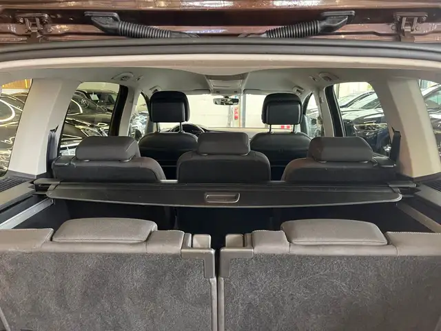 Volkswagen Touran view 9