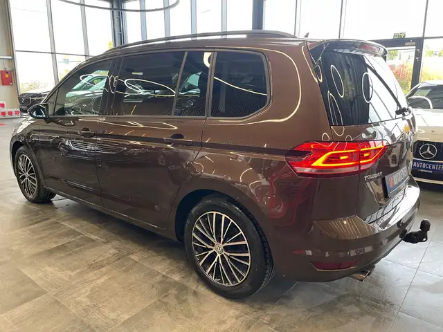 Volkswagen Touran view 25
