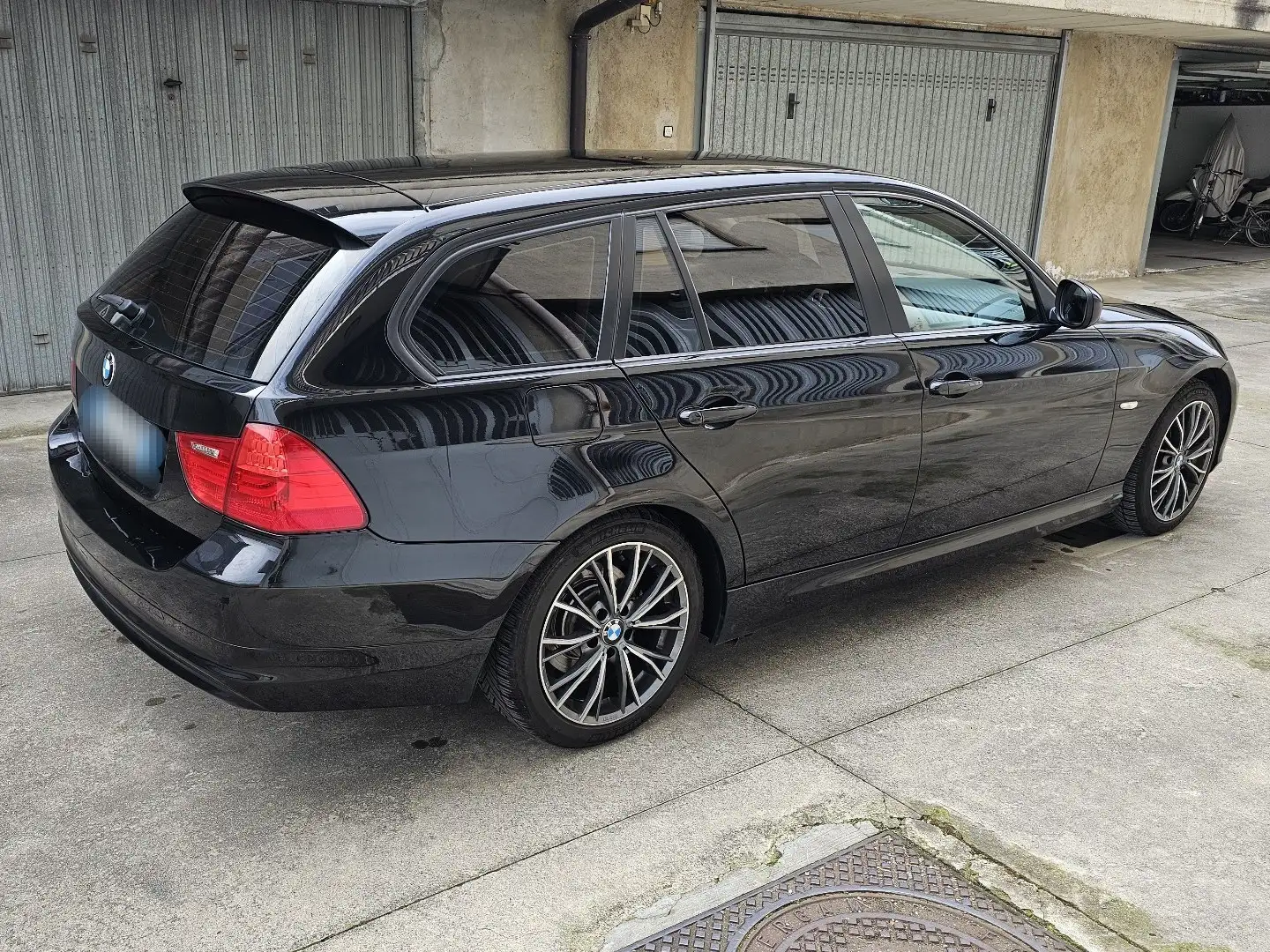 BMW 318 318d Touring 2.0 Attiva 143cv FL - 2