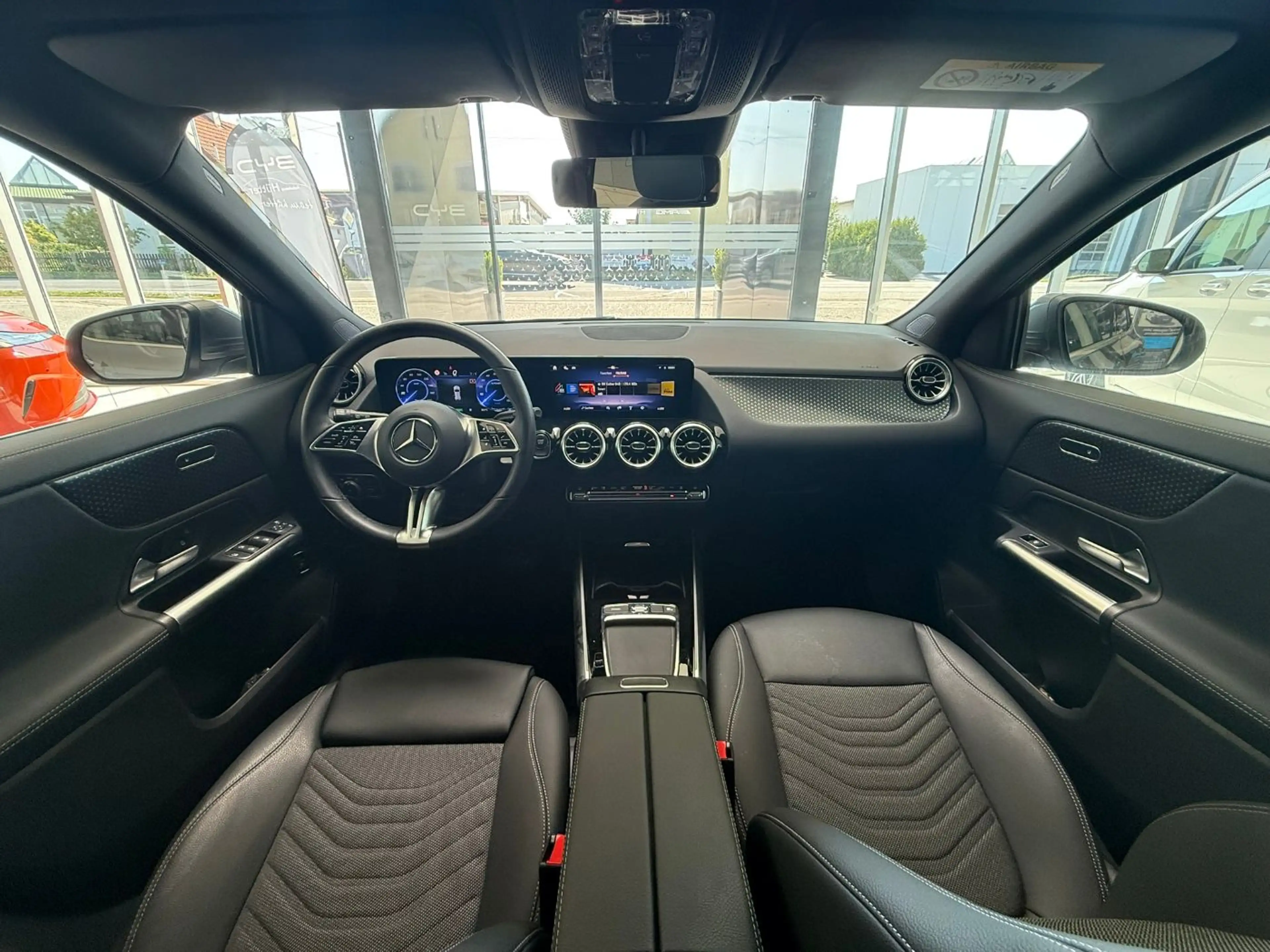 Mercedes-Benz EQA 250 + PTS Shz LED Ambi eHeck CarPlay RKam — photo 15