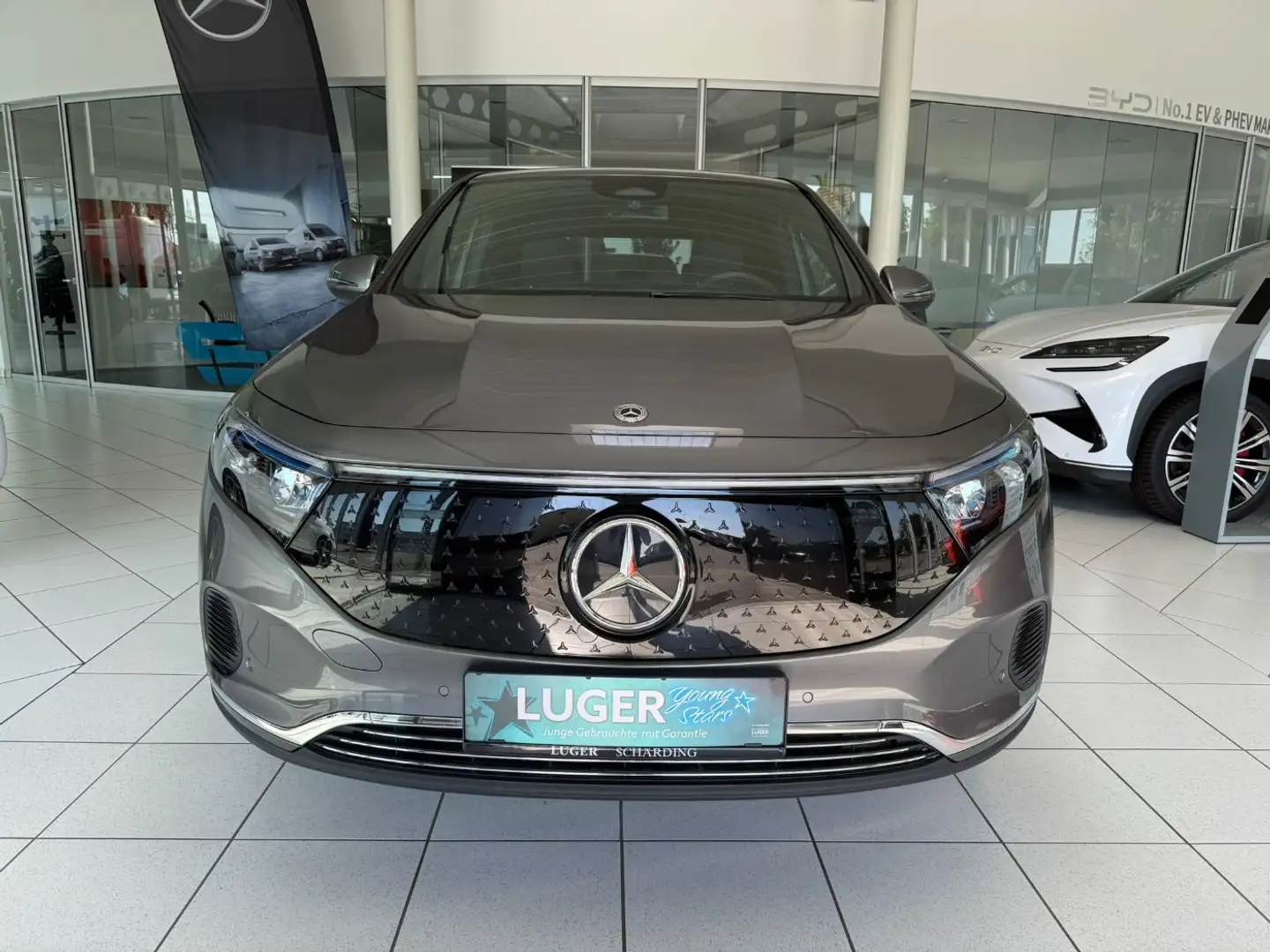 Mercedes-Benz EQA 250 + PTS Shz LED Ambi eHeck CarPlay RKam Grau - 2