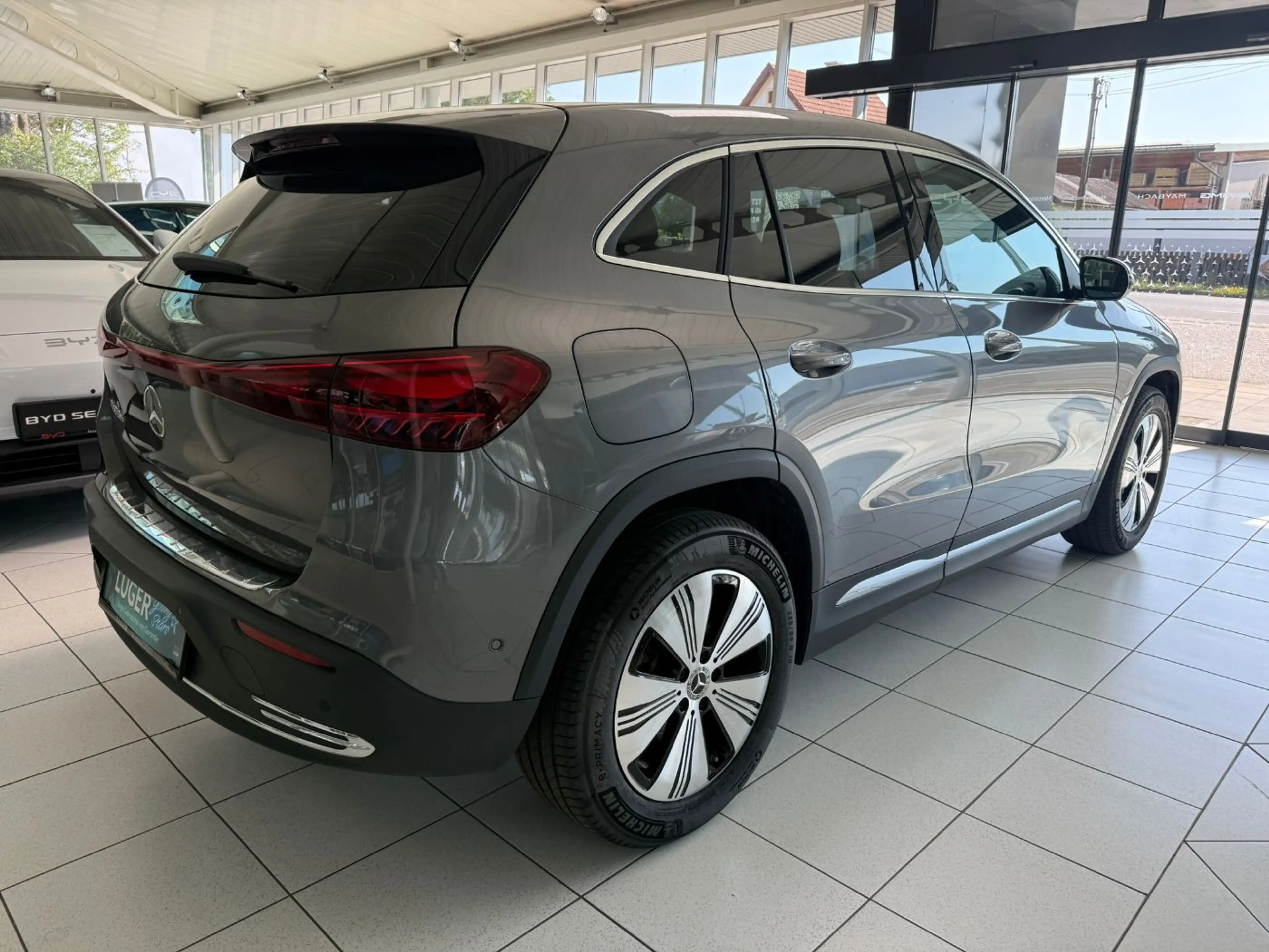 Mercedes-Benz EQA 250 + PTS Shz LED Ambi eHeck CarPlay RKam — photo 4