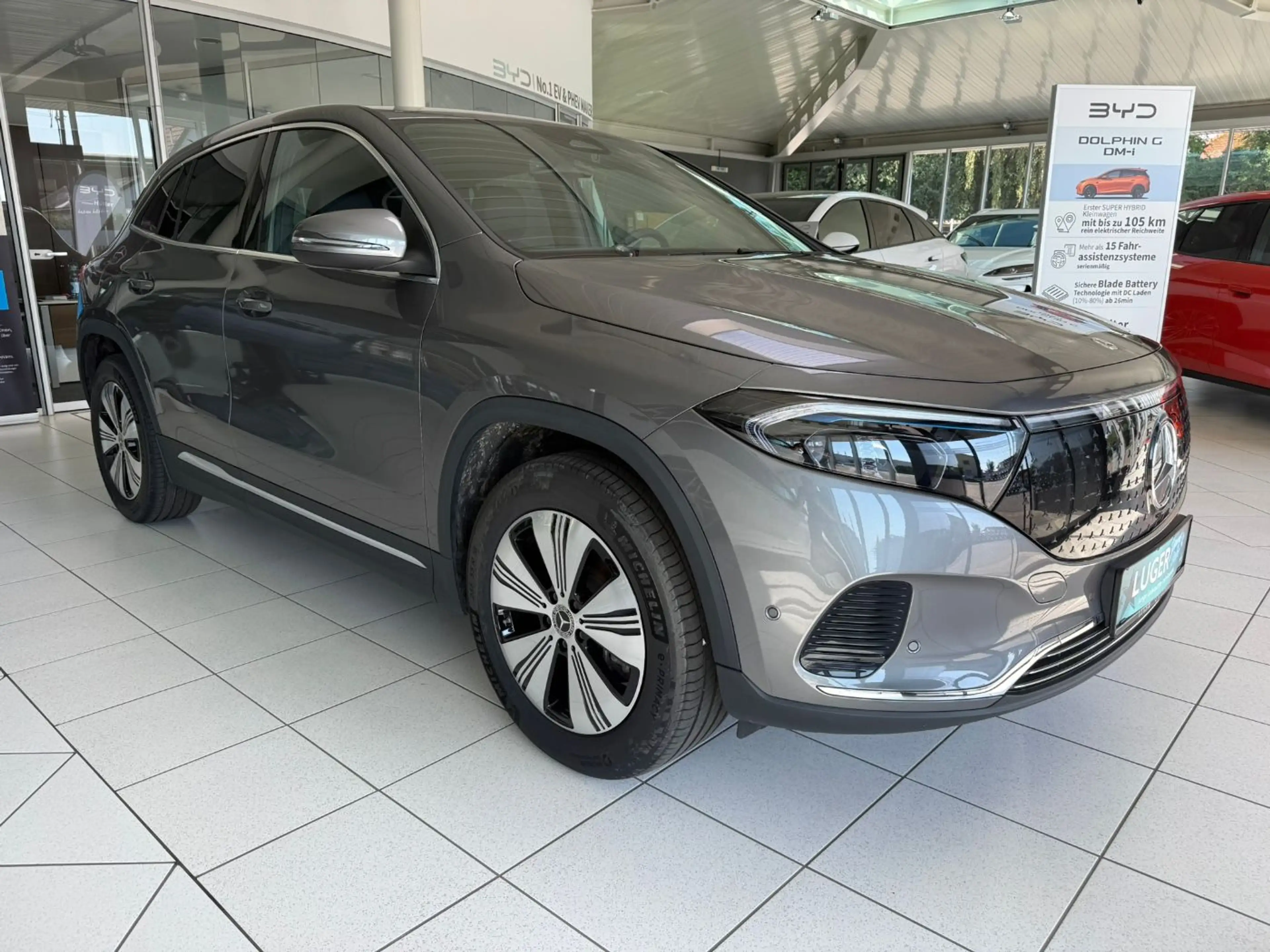Mercedes-Benz EQA 250 + PTS Shz LED Ambi eHeck CarPlay RKam — photo 3