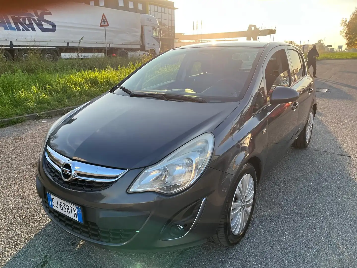 Opel Corsa Corsa 1.2 5 porte Club Grigio - 1