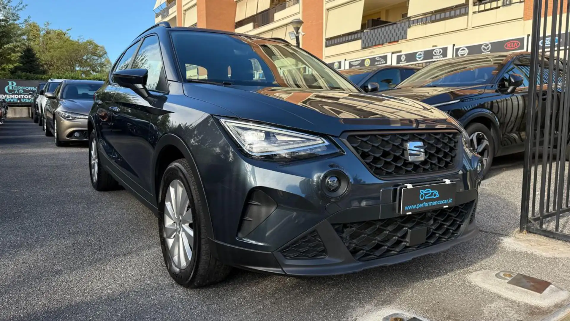 SEAT Arona 1.0 ECO TSI 110CV STYLE *24M.G.*C.L.16*CARPLAY* Gris - 2