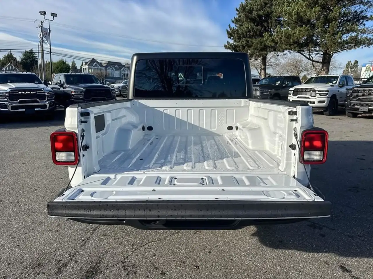 Jeep Gladiator снимка Jeep Gladiator