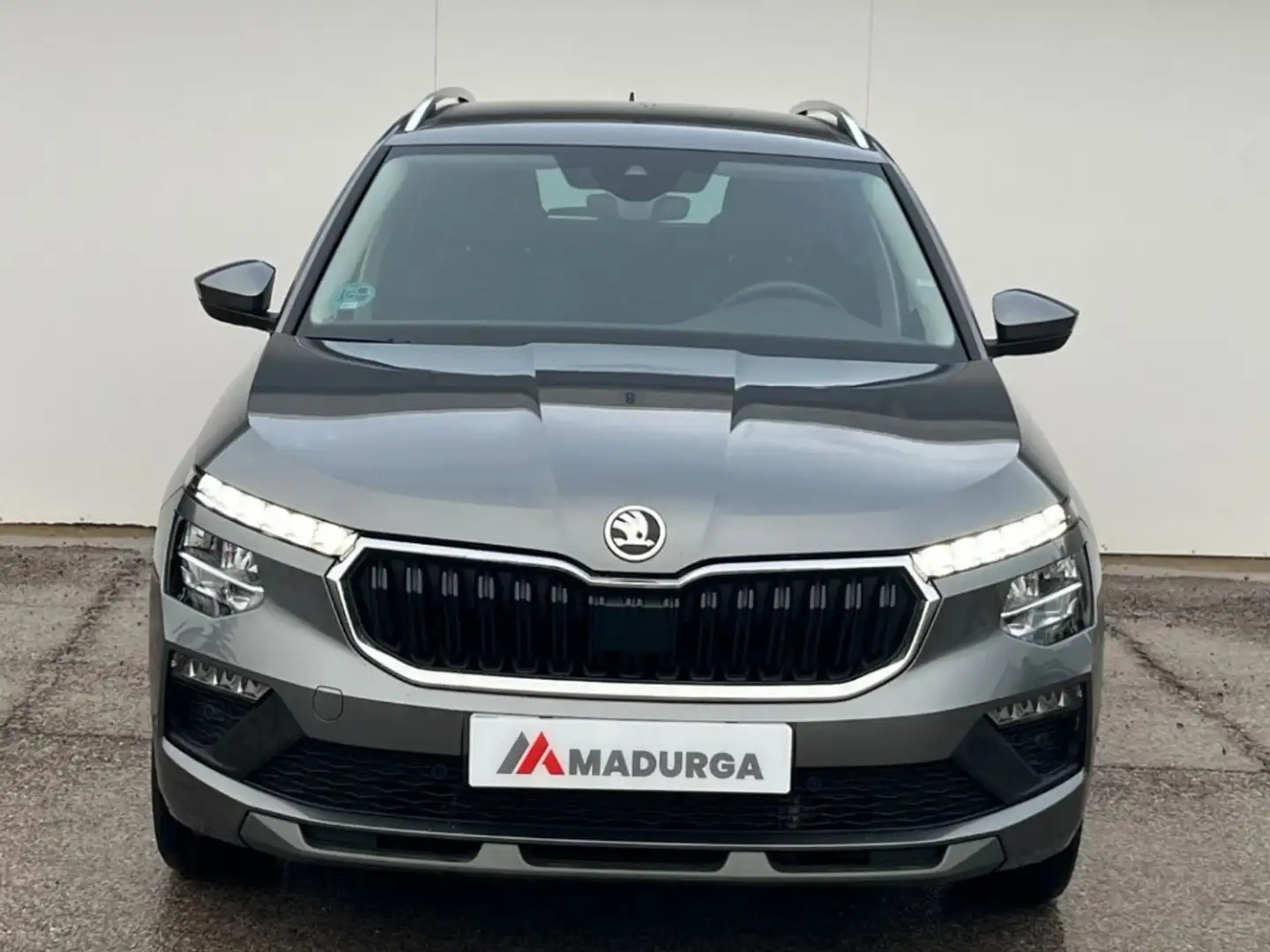 Skoda Kamiq 1.0 TSI Selection 85kW Gris - 2