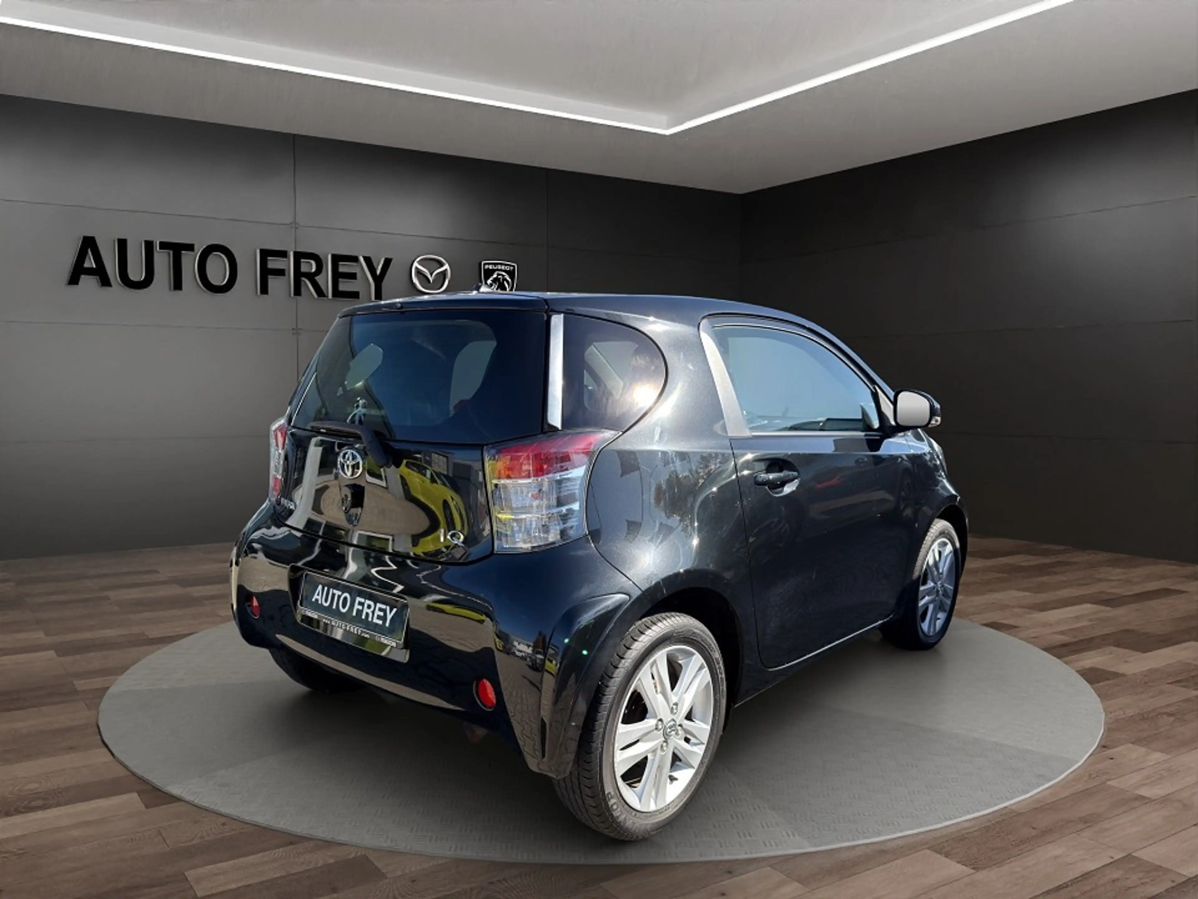 Toyota iQ 1.33 Automatik — photo 3