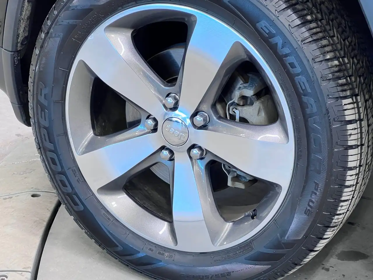 Jeep Grand Cherokee снимка Jeep Grand Cherokee