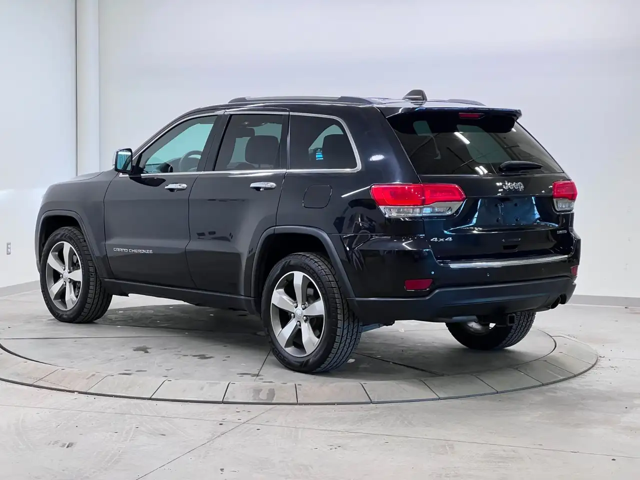 Jeep Grand Cherokee снимка Jeep Grand Cherokee