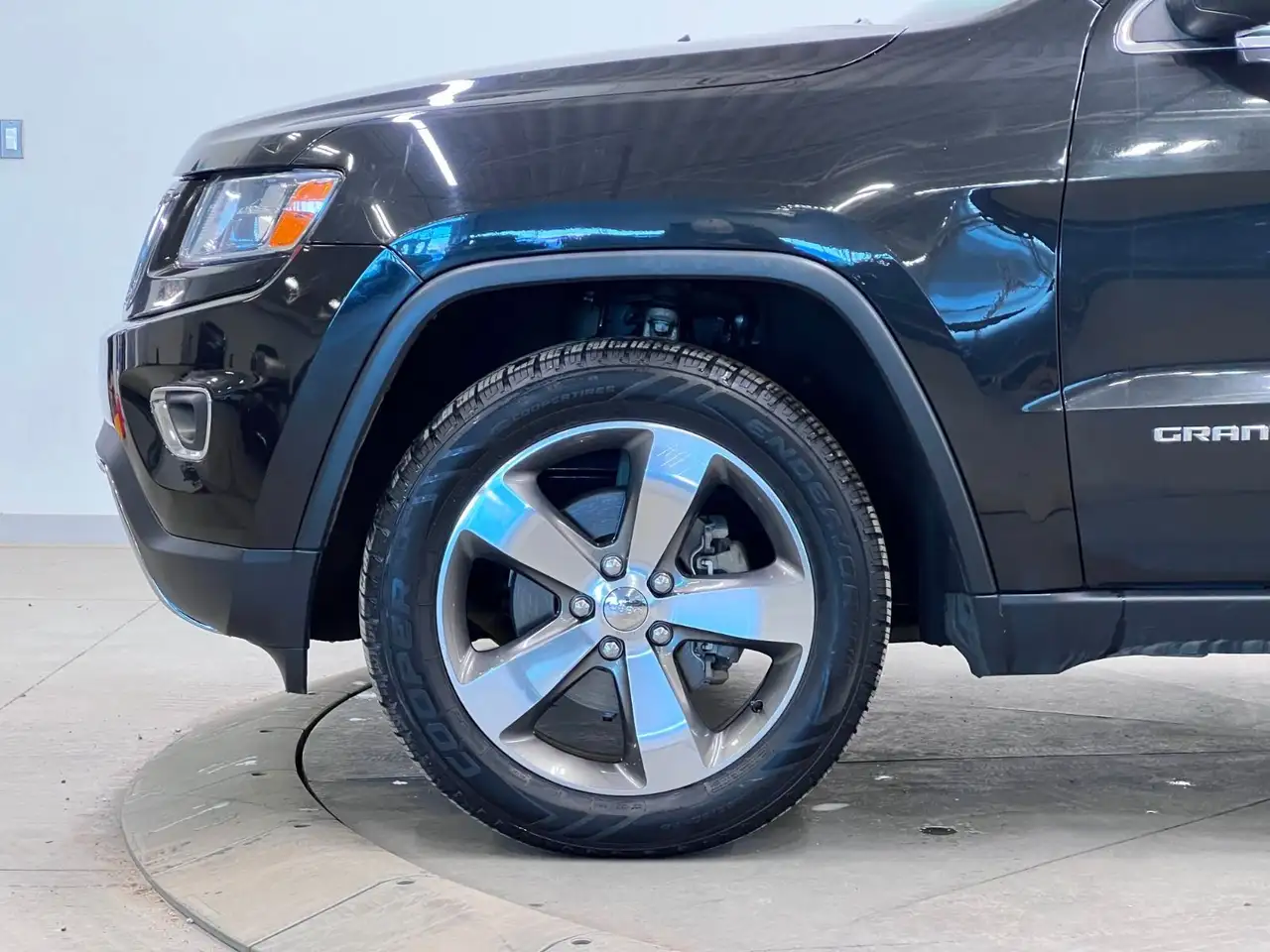 Jeep Grand Cherokee снимка Jeep Grand Cherokee