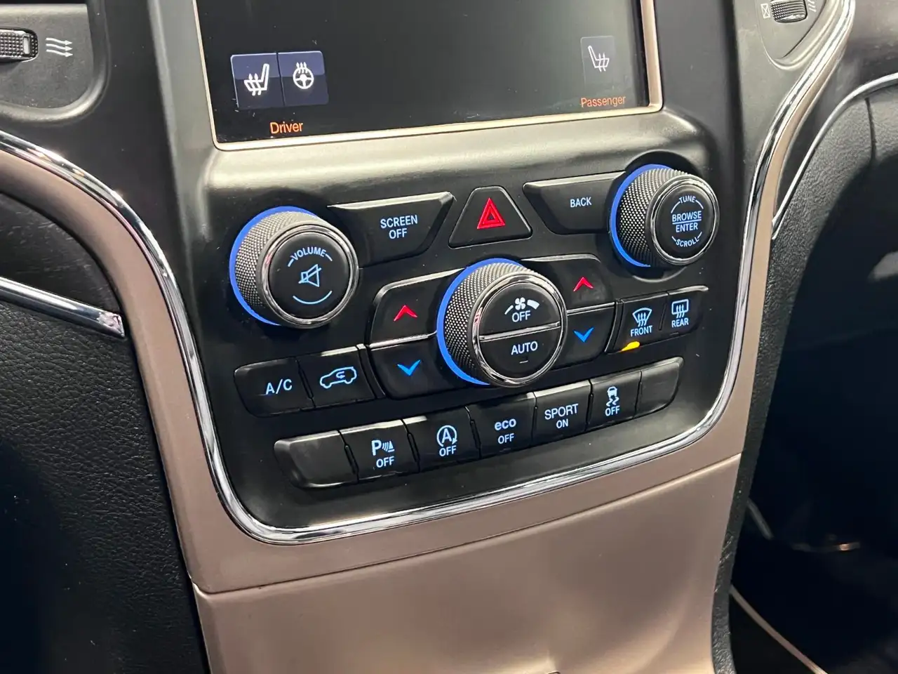 Jeep Grand Cherokee снимка Jeep Grand Cherokee