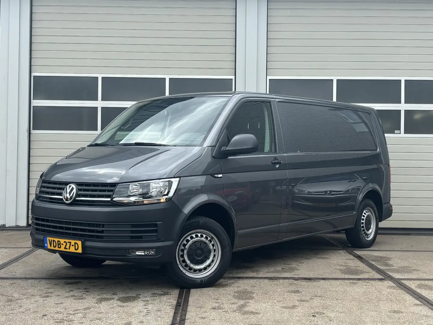 Volkswagen T6 Transporter 2.0 TDI L2H1 Comfortline Gri - 1