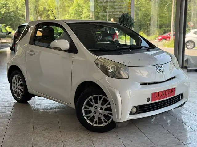 Toyota iQ