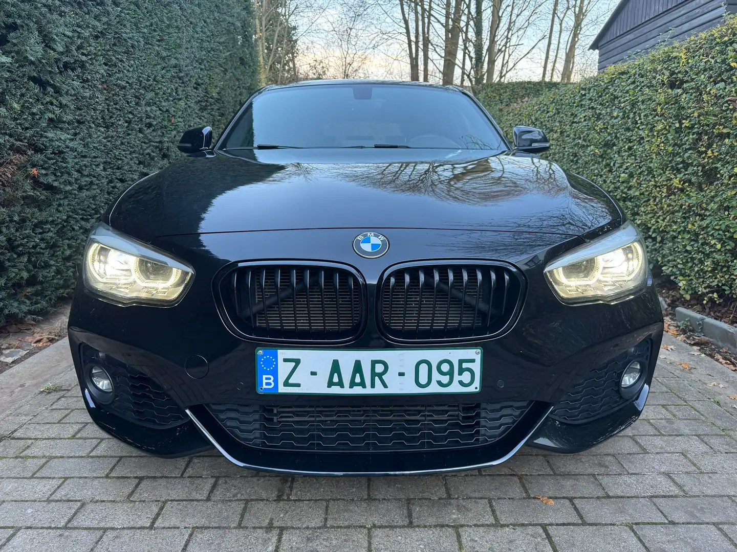 BMW 118 118iAut Pack M Sport Cuir PDC AV/AR  Garantie 1 AN Noir - 1