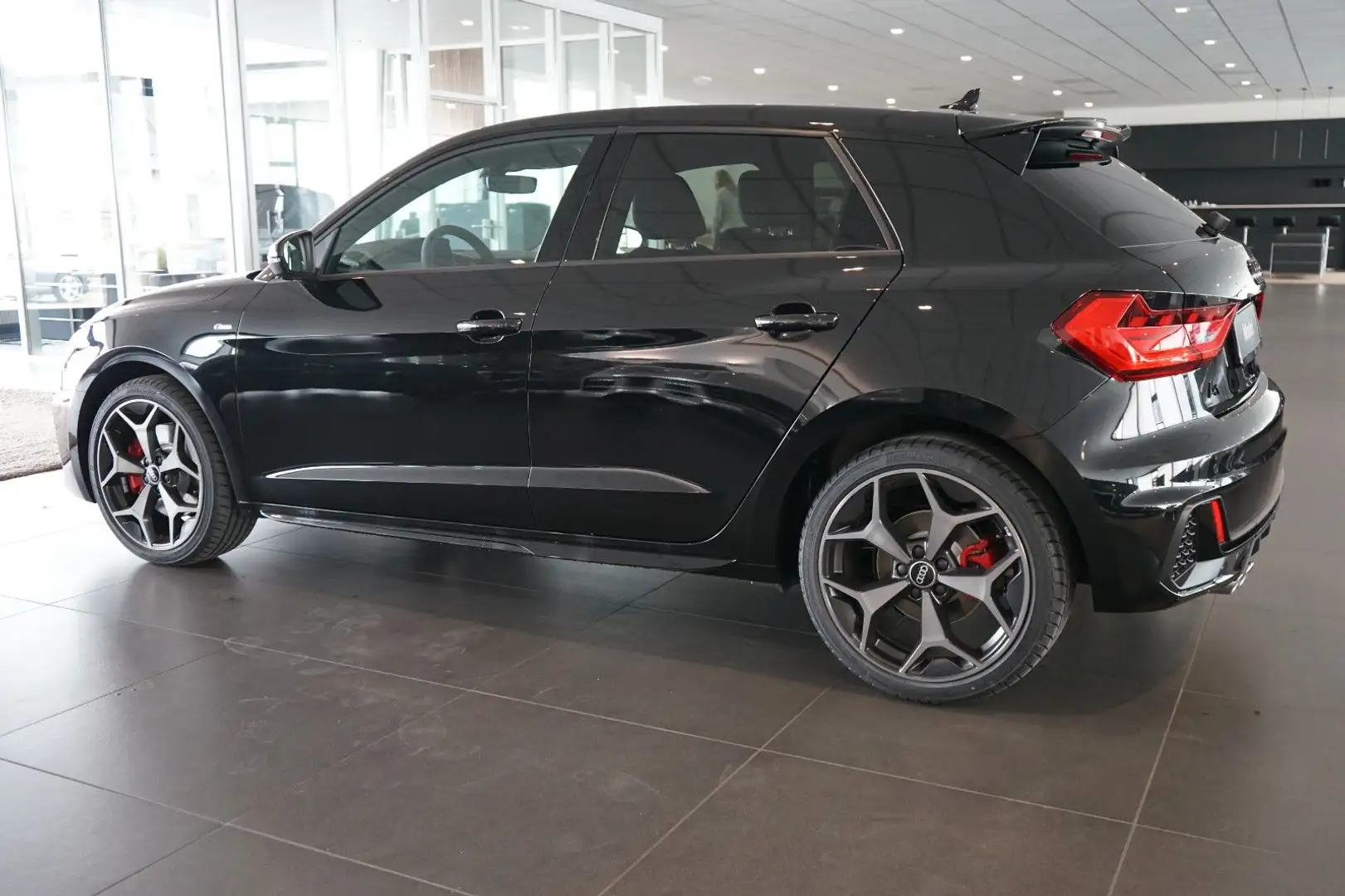 Audi A1 Sportback 40 TFSI | 2x S line | SONOS | VOLL Schwarz - 2