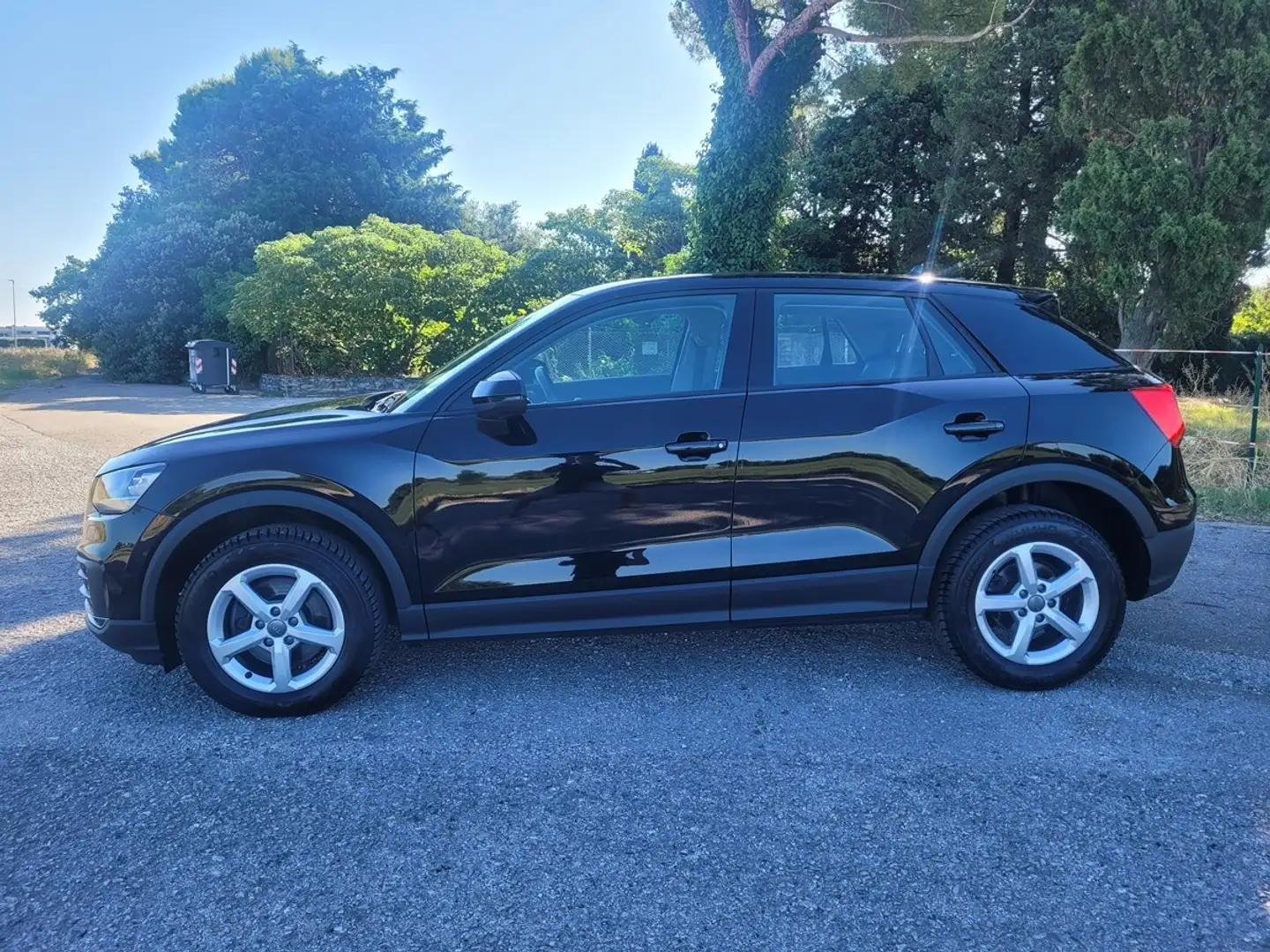 Audi Q2 2.0 TDI quattro S tronic Business Nero - 2