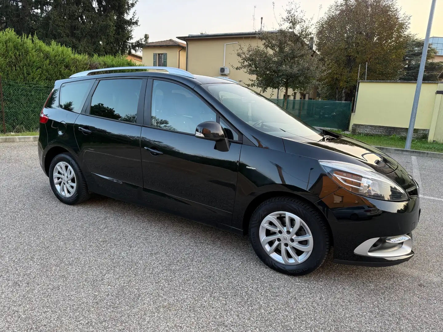 Renault Scenic 1.5 dci - NAV. - 7 POSTI - 12 MESI DI GARANZIA - Nero - 2