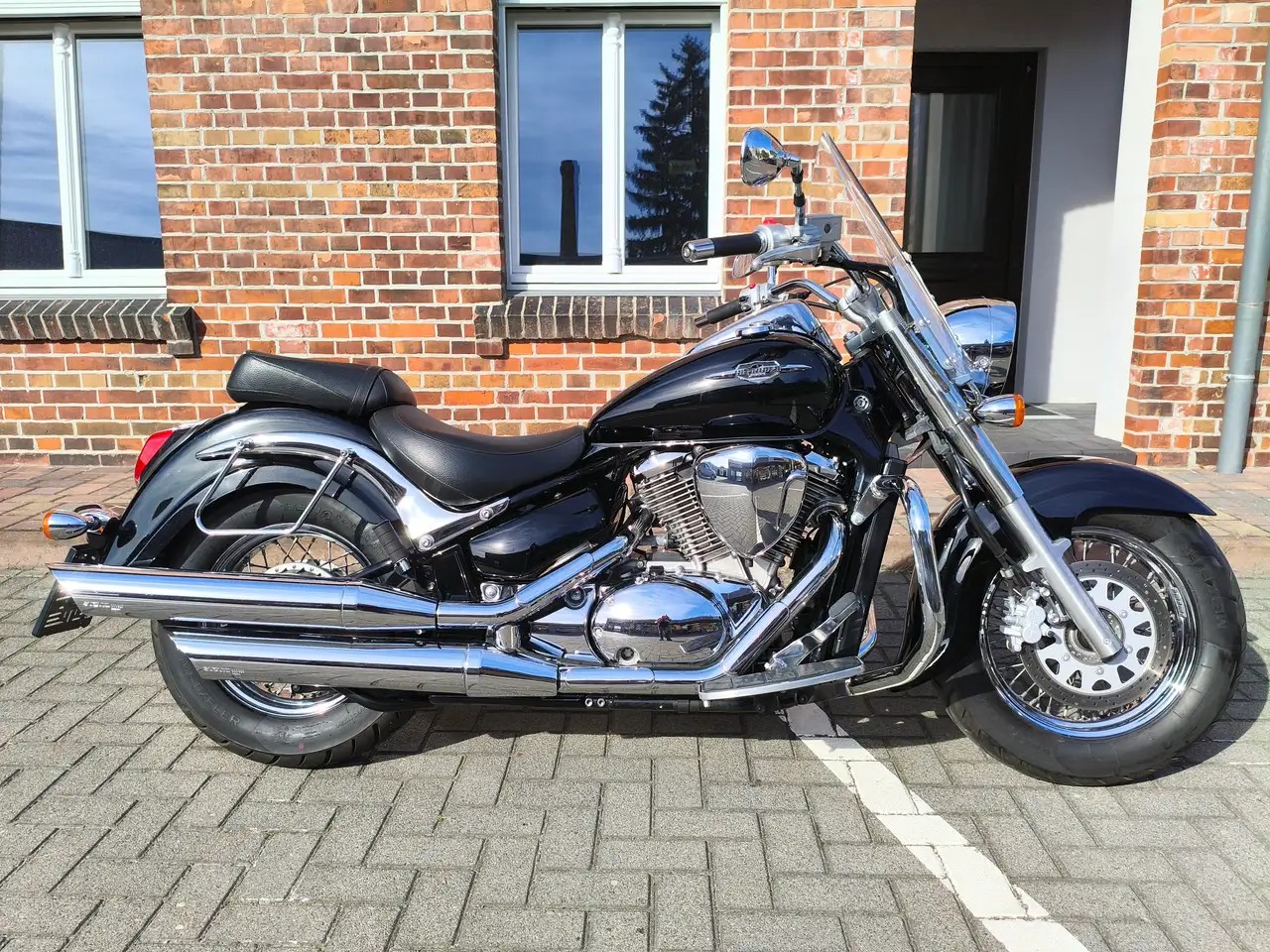 Suzuki VL 800