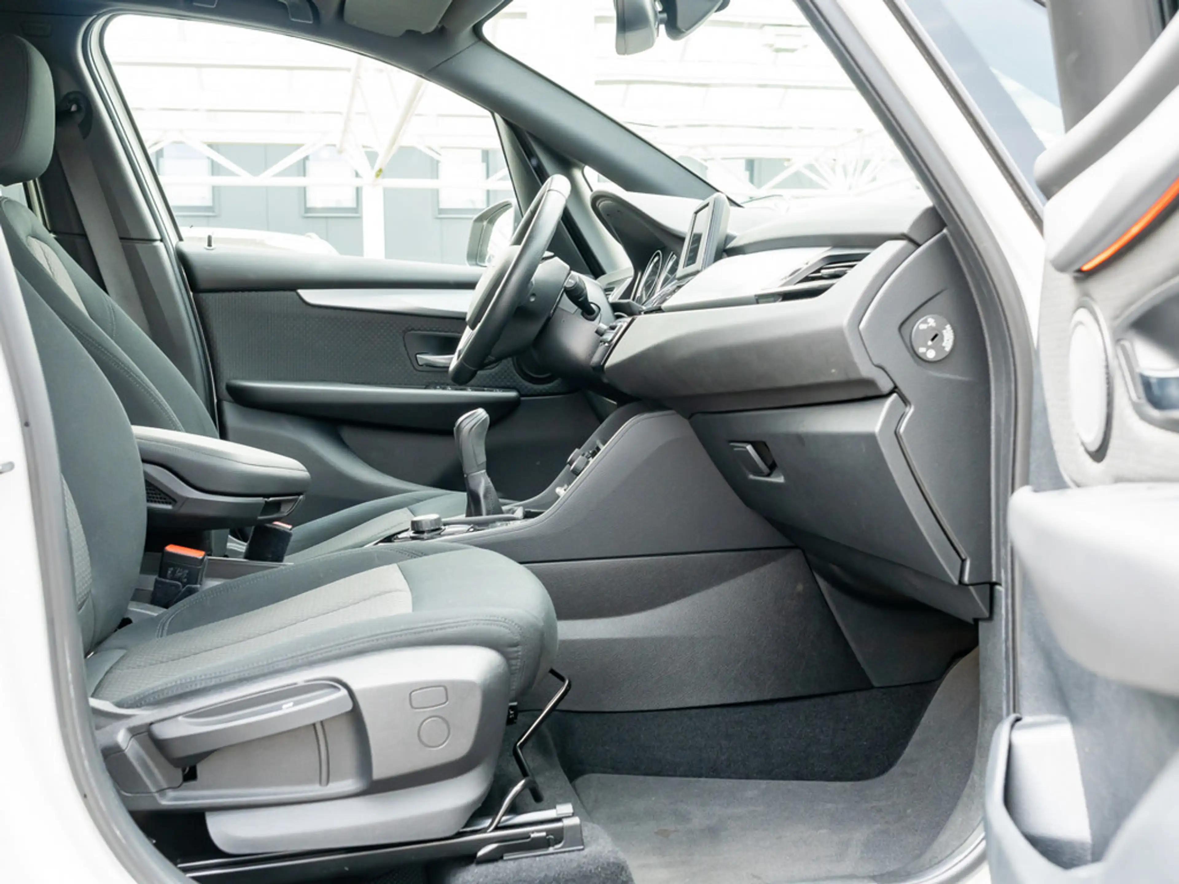 BMW 216 Active Tourer Advantage FACEL. LED SHZ — photo 6