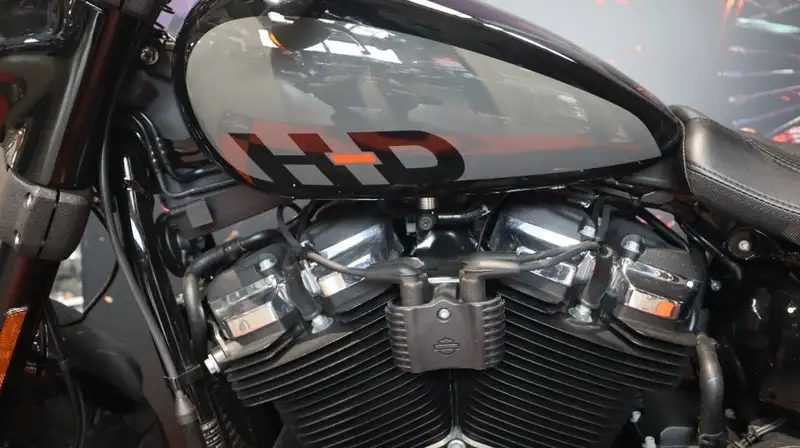 Harley-Davidson Fat Bob - foto 2