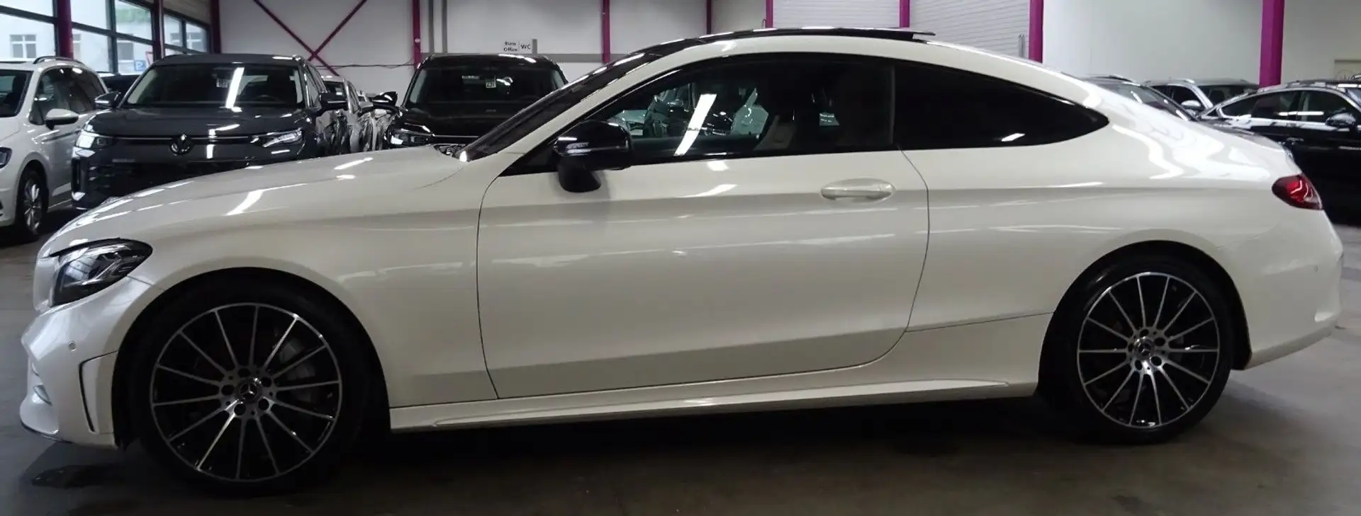 Mercedes-Benz C 300 d COUPE AMG NIGHT PAKET*PANO*DIST*360°CAM* Weiß - 2