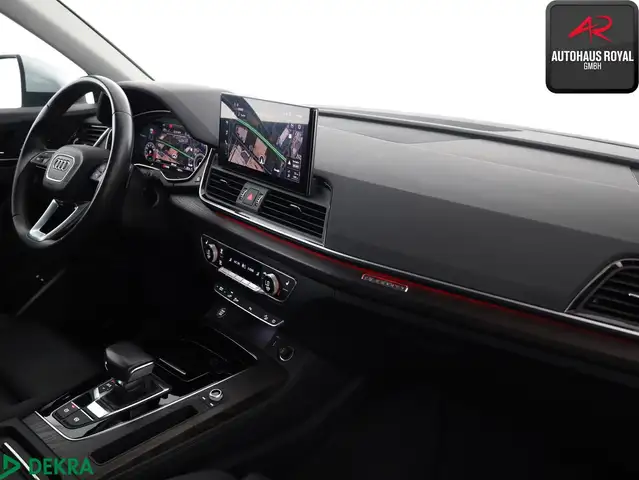 Audi Q5 view 11