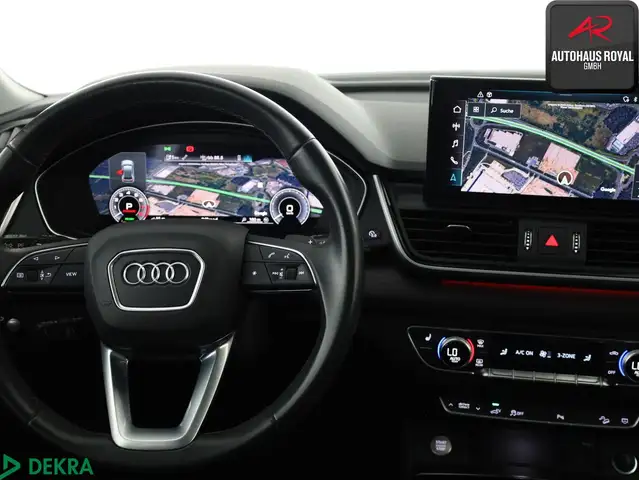 Audi Q5 view 10